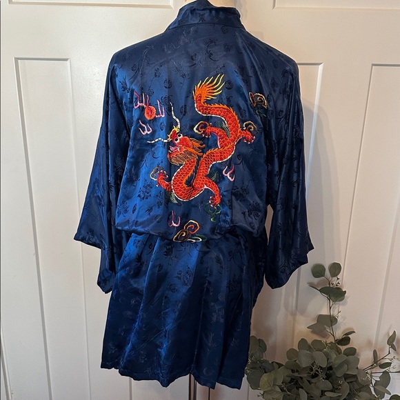Esme Other - Vintage Esme Women's embroidered dragon embossed Chinese blue L pure silk robe